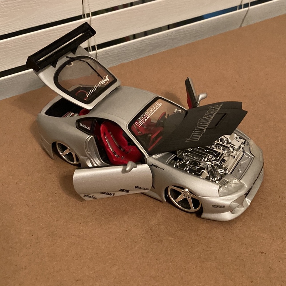 Jada  Toys Toyota Supra Imports Racer     Die-Cast  Scale 1 /24 no 50700-9